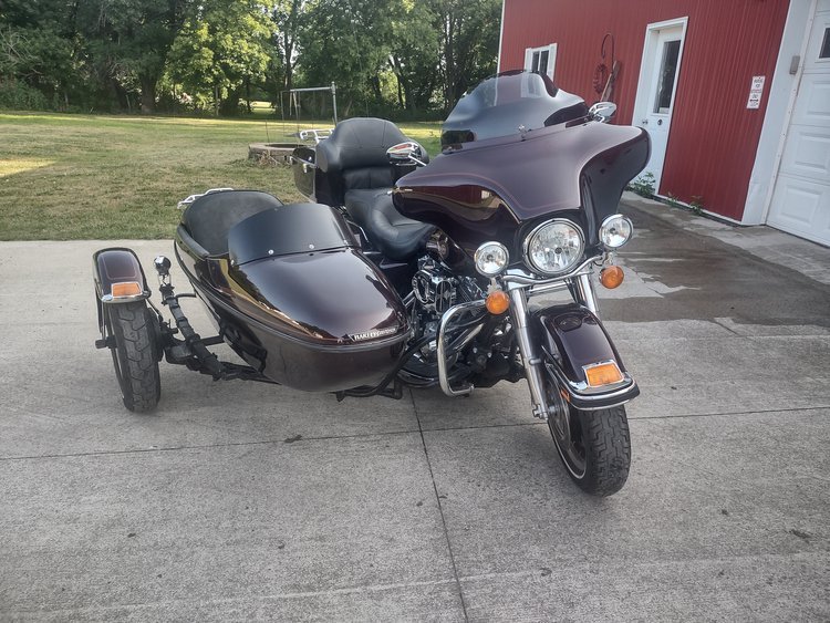 2007 HD Classic & Factory Sidecar - Image 2